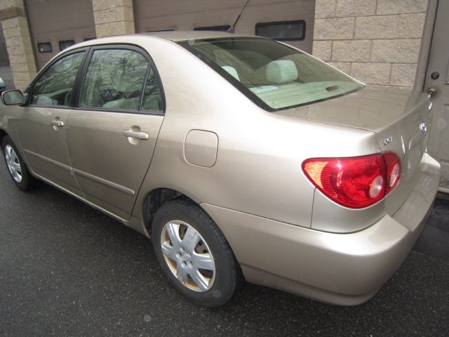 photo 2 of 6 of 2t1br32e97example