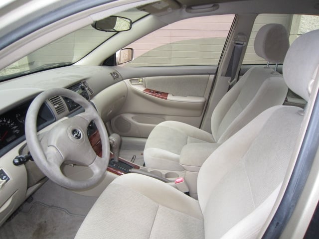photo 5 of 6 of 2t1br32e97example