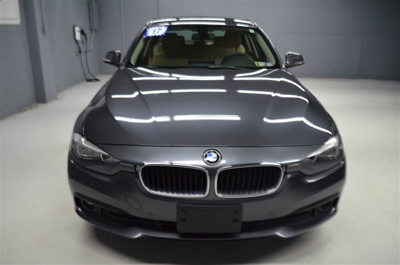 2017 BMW 320 XI photo 10 of 29 of wba8e5g54hexample