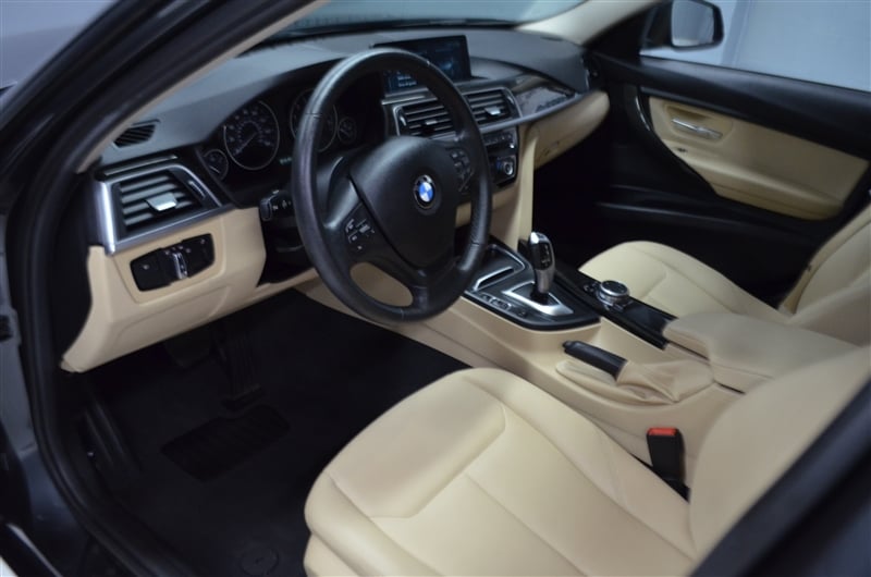 2017 BMW 320 XI photo 2 of 29 of wba8e5g54hexample
