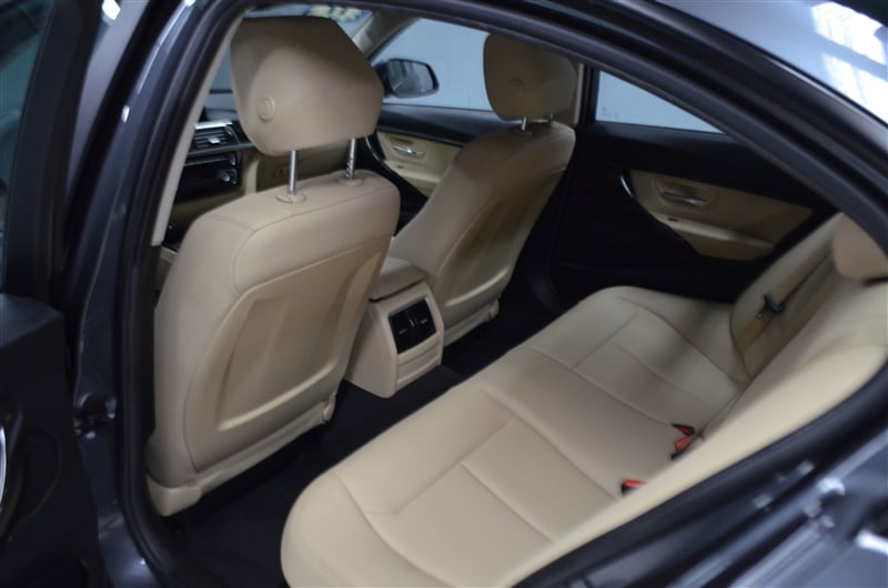 2017 BMW 320 XI photo 3 of 29 of wba8e5g54hexample