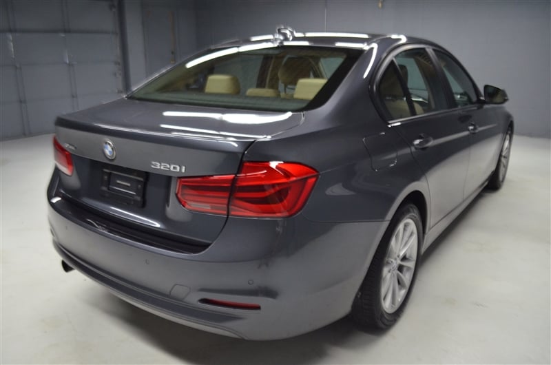 2017 BMW 320 XI photo 7 of 29 of wba8e5g54hexample