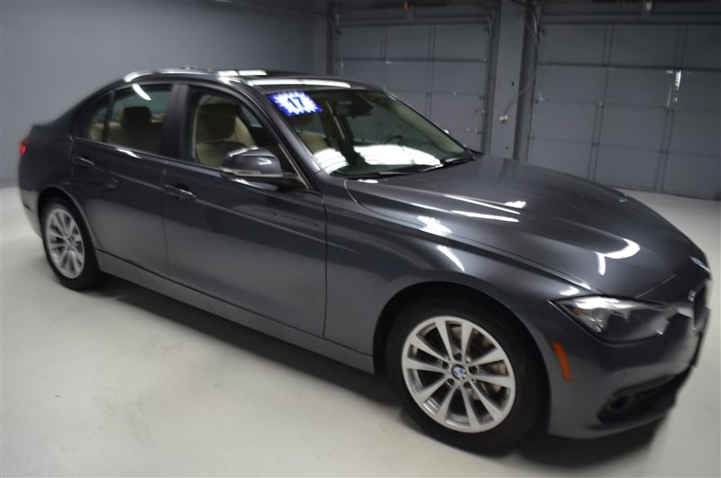2017 BMW 320 XI photo 8 of 29 of wba8e5g54hexample